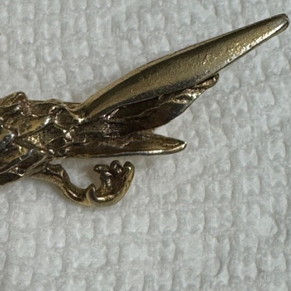 Vintage Gold Tone Road Runner Brooch with Ruby Colored Eye Neck Feathers - Picture 7 of 10